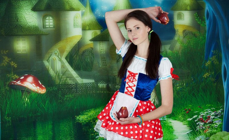 Зина, 24 года, 0 размер груди